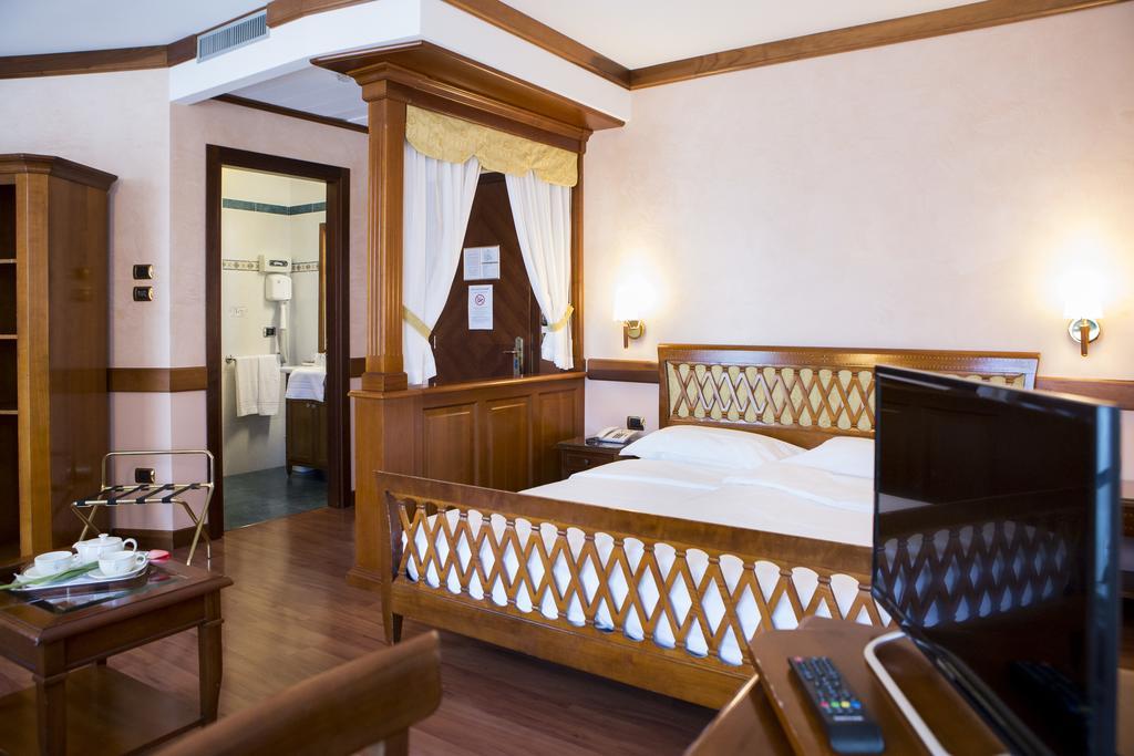 Hotel Villa Venezia Grado Exterior foto
